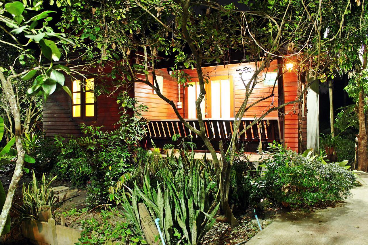 Baansuan Lychee Maeklong Resort Ampawa Amphawa Exterior photo