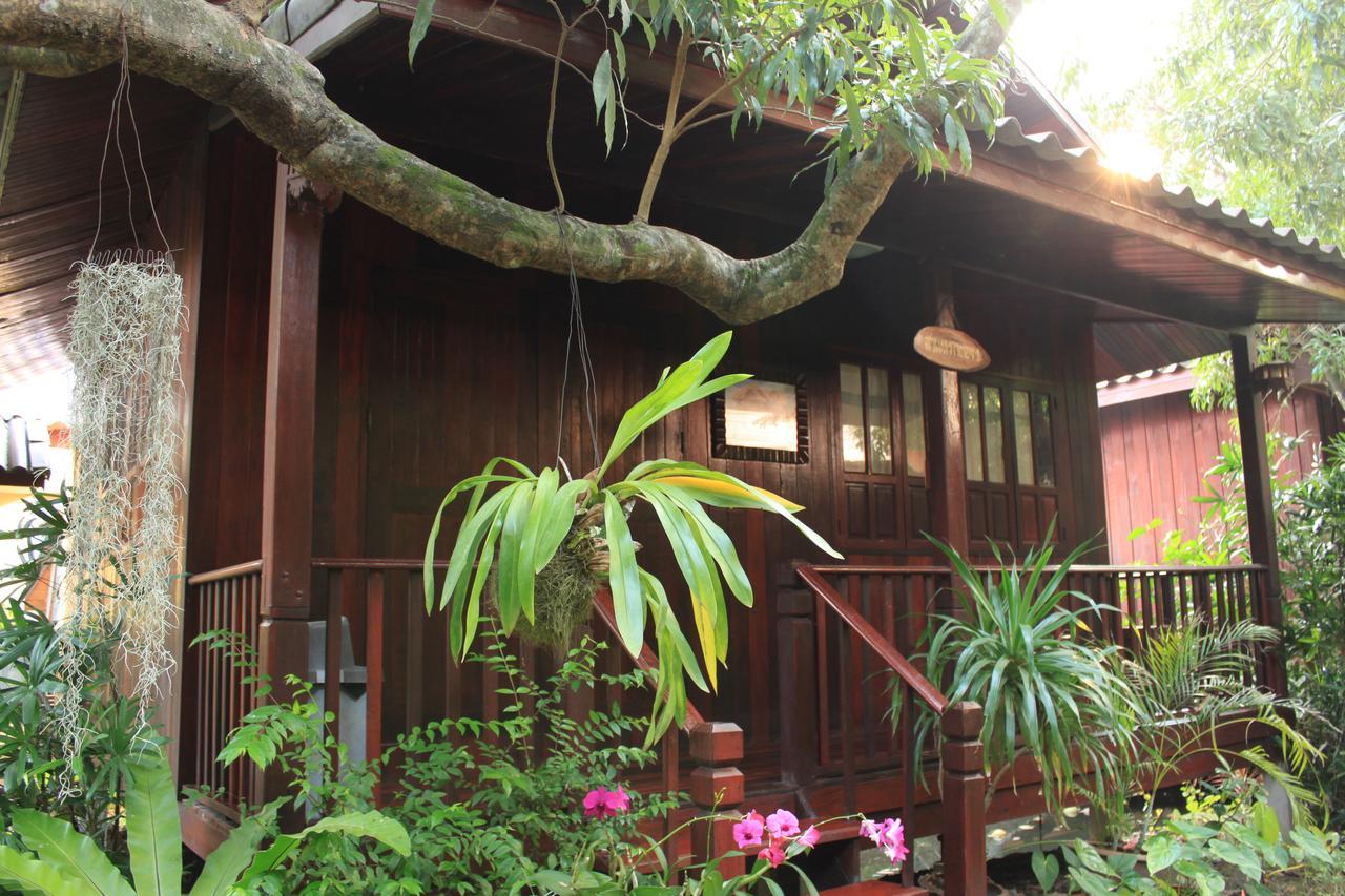 Baansuan Lychee Maeklong Resort Ampawa Amphawa Exterior photo